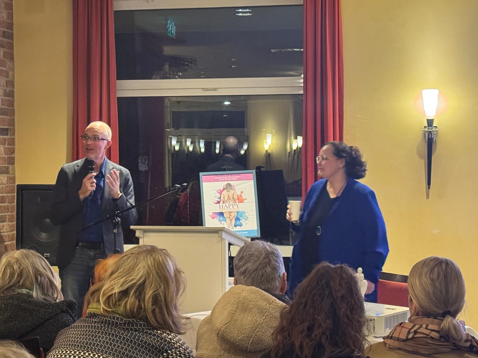 Lesung Happy Hippotrophie mit Tina Mareike Kuschel Adipositas Selbsthilfegruppe