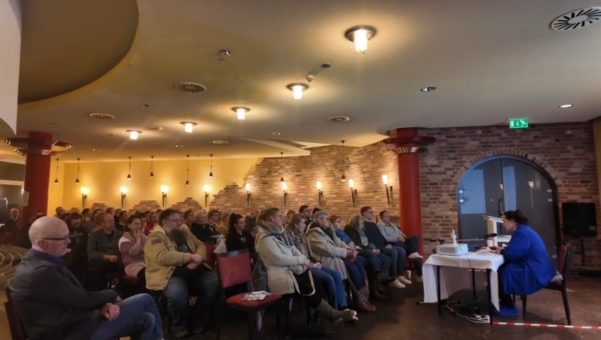 Lesung Happy Hippotrophie mit Tina Mareike Kuschel Adipositas Selbsthilfegruppe